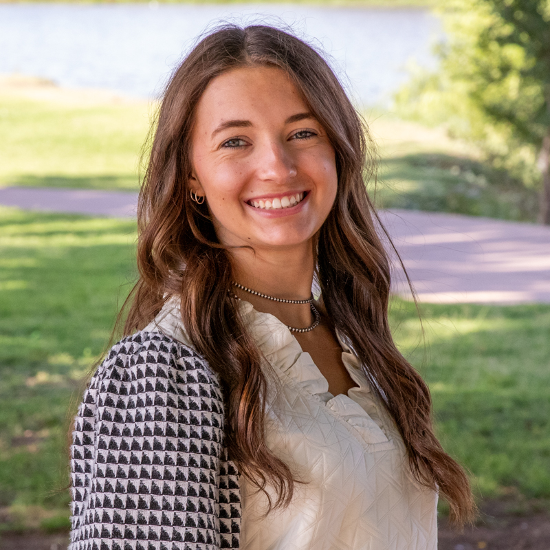 Emily Glaze Headshot